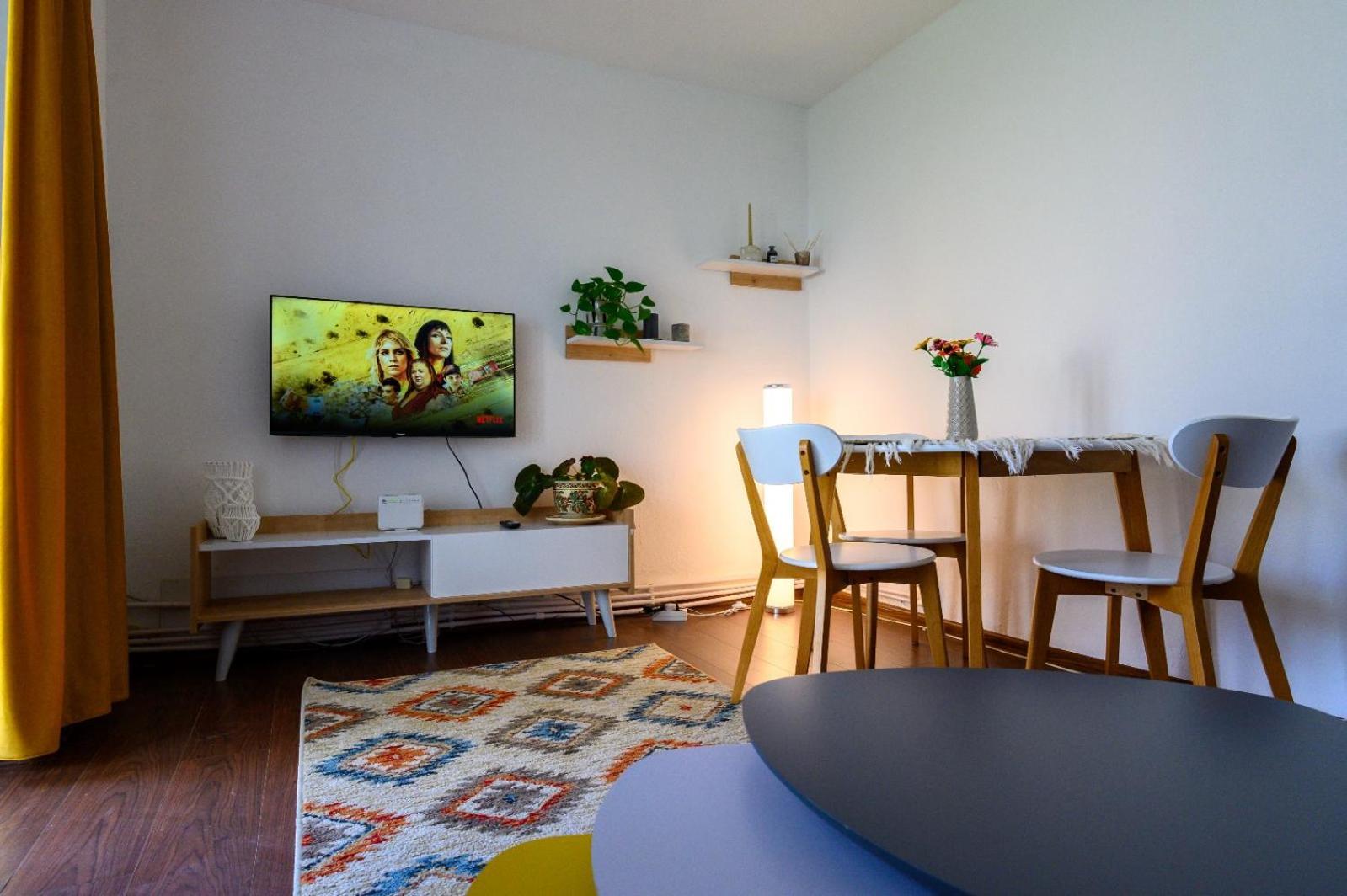 Apartament Corina Cu Parcare Bistriţa Esterno foto