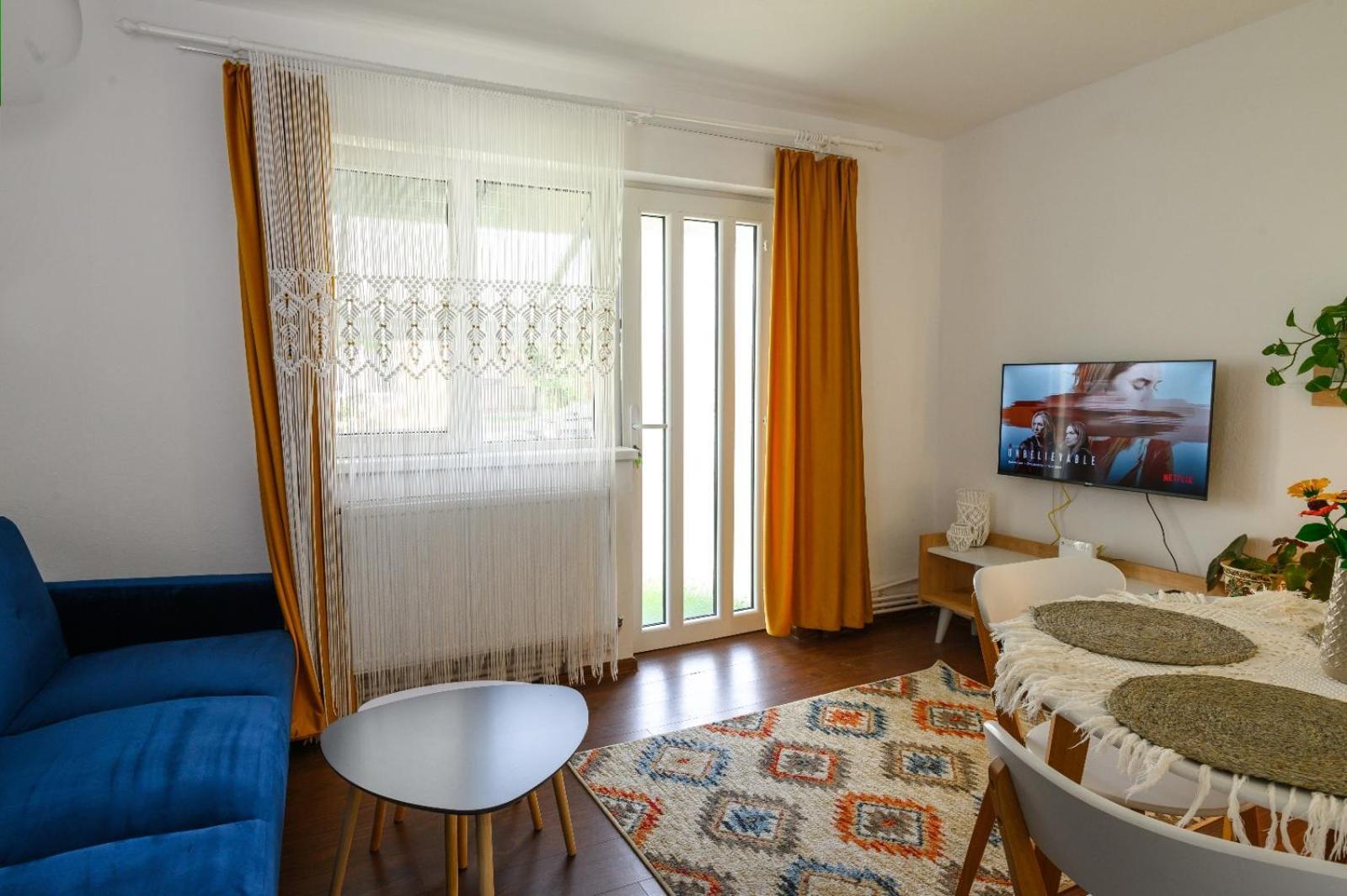 Apartament Corina Cu Parcare Bistriţa Esterno foto